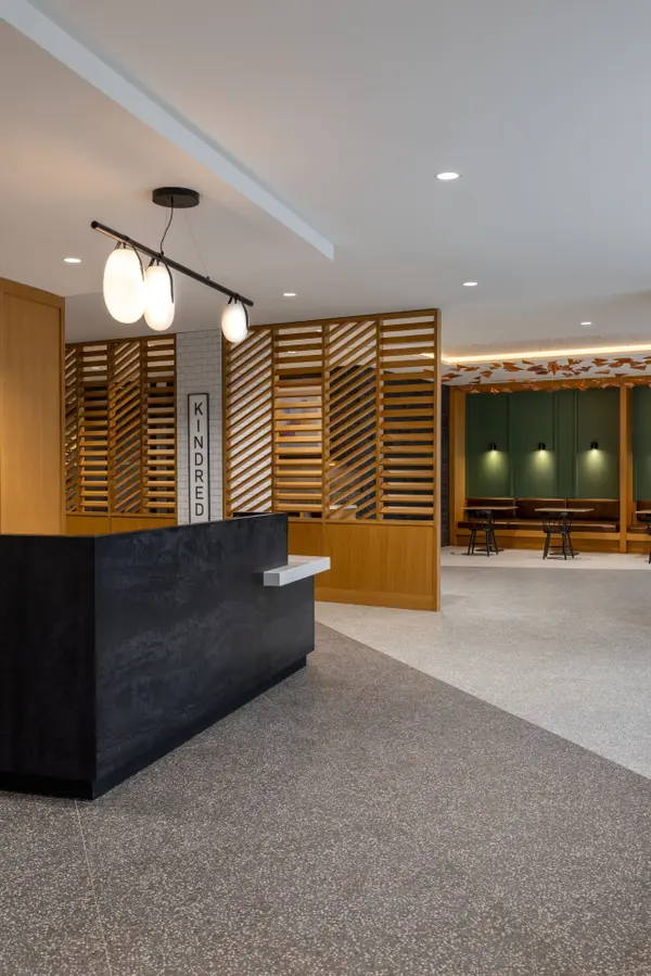 2495 Eglinton AVE W #415, Mississauga, ON L5M 2T2