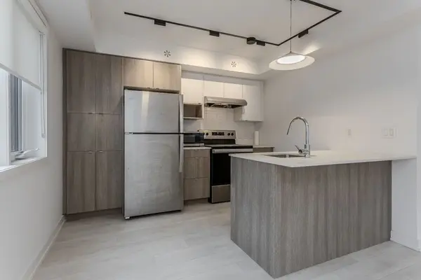 1133 Cooke BLVD #815, Burlington, ON L7T 0C3