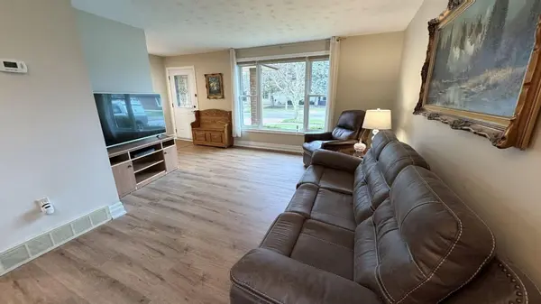 6387 Riall ST, Niagara Falls, ON L2J 1Z4