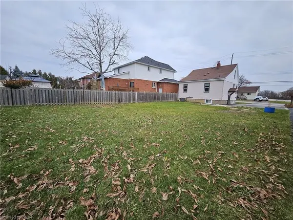 1356 Upper Wellington ST, Hamilton, ON L9A 3S9