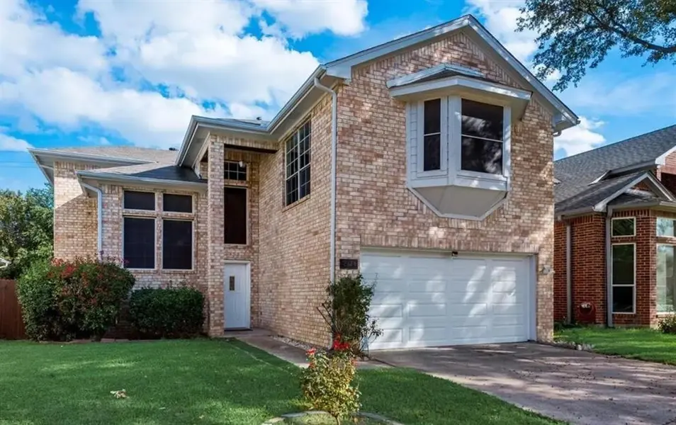 2124 Newport Drive, Flower Mound, TX 75028