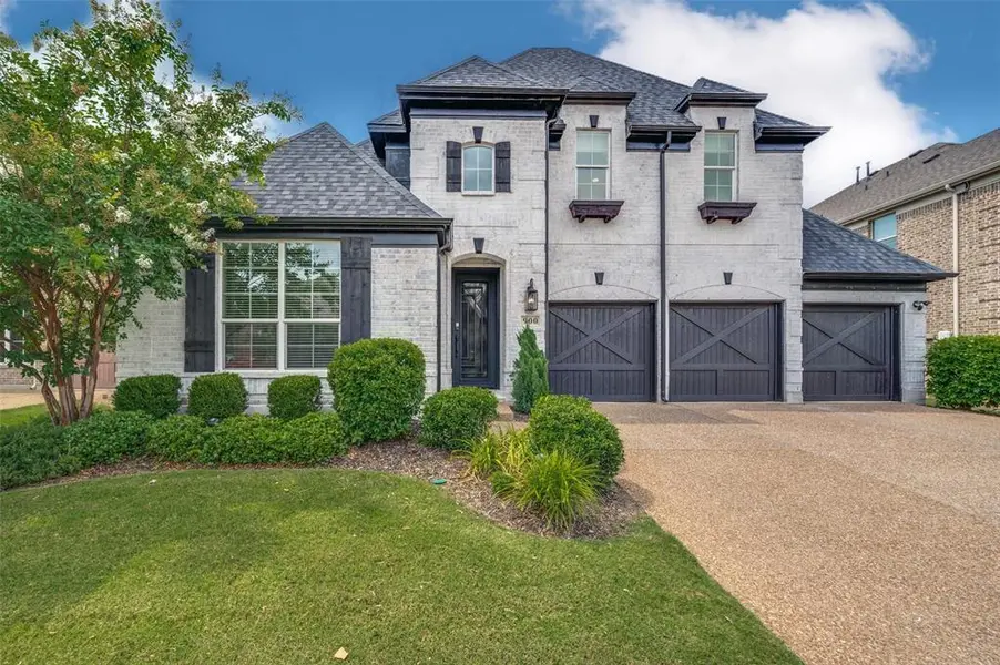 900 Southern Hills Way, Aubrey, TX 76227