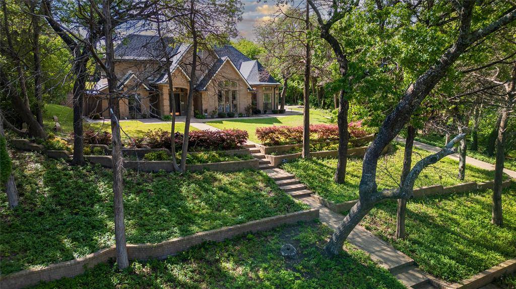 1254 Whispering Oaks Drive, Desoto, TX 75115