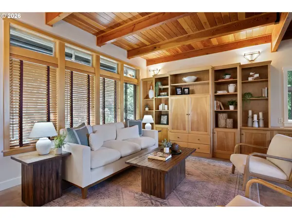 2089 GRAHAM DR, Eugene, OR 97405