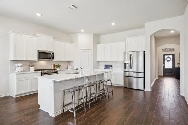 3212 Brady Starr Drive, Aubrey, TX 76227