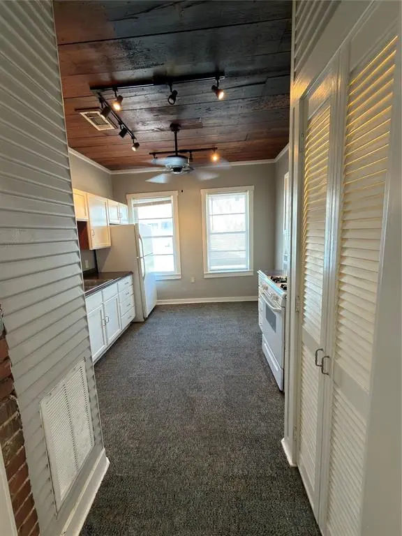 1513 Hurley Avenue, Fort Worth, TX 76104