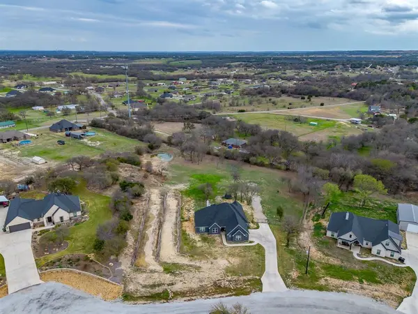 3008 Louie Lane, Springtown, TX 76082