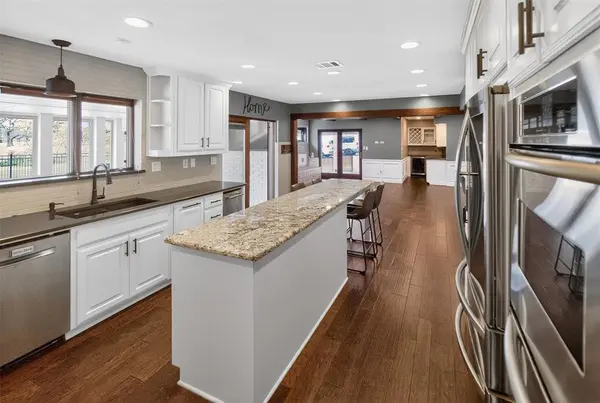 234 Edgewood Drive, Highland Village, TX 75077