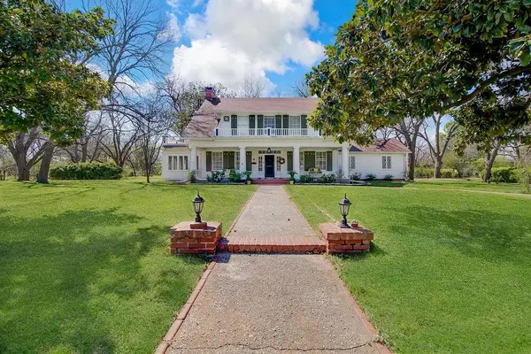 1200 Park Drive, Hillsboro, TX 76645