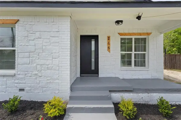 215 Glenview Street, Dallas, TX 75217