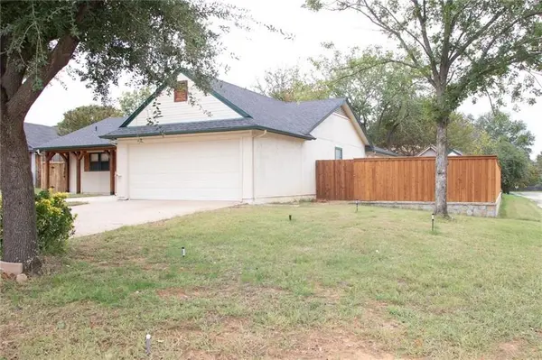 3616 Sandhurst Drive, Arlington, TX 76001