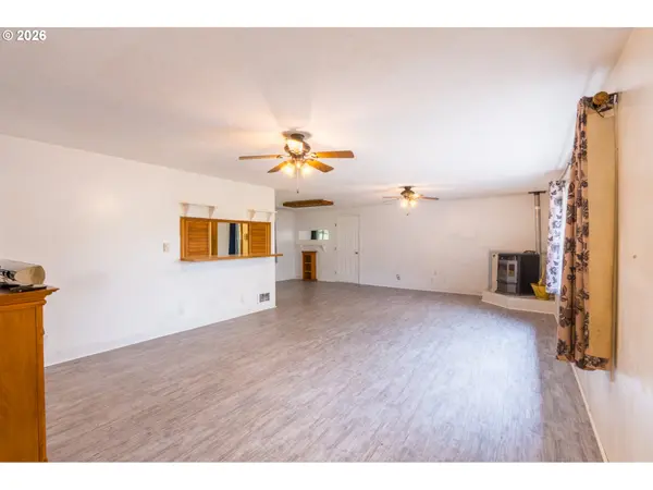 433 N 14TH ST, Lyons, OR 97358