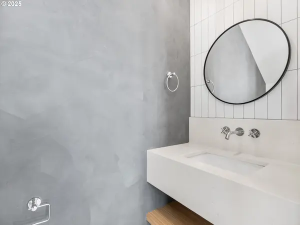 5177 SE 28th AVE #5, Portland, OR 97202