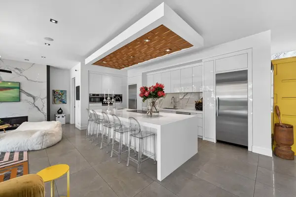 31 Windsor CRES SW, Calgary, AB T2V1V5