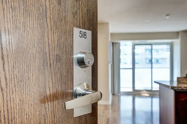 35 Hollywood AVE #518, Toronto C14, ON M2N 0A9