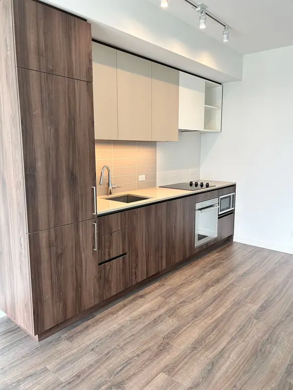 1000 Portage Pkwy #4009, Vaughan, ON L4K 0L1