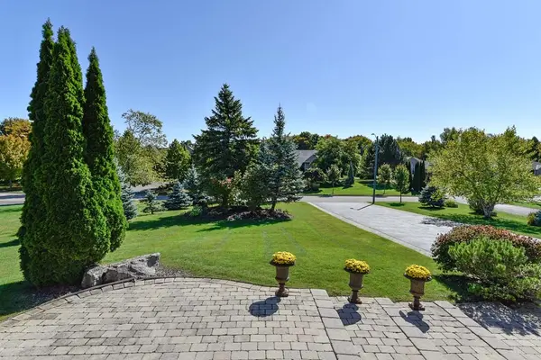 8 Castlewood CT, Caledon, ON L7K 0C1