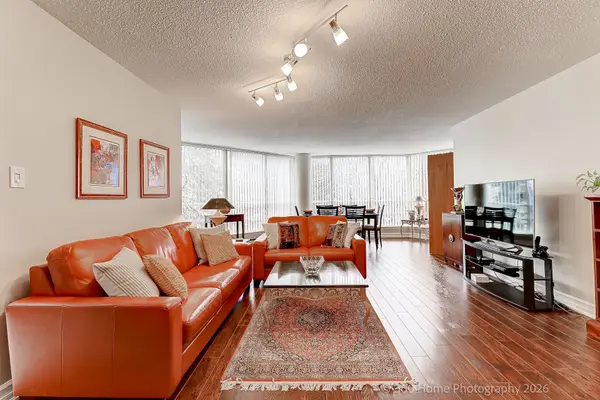 45 Kingsbridge Garden CIR #204, Mississauga, ON L5R 3K4