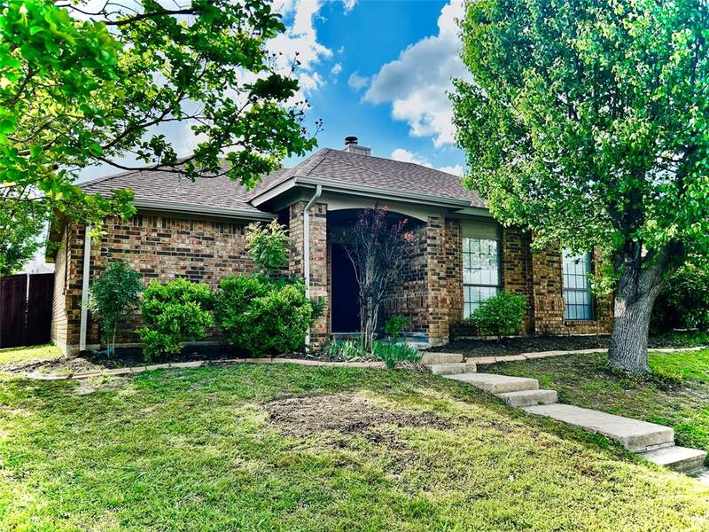 2246 Arbor Creek Drive, Carrollton, TX 75010