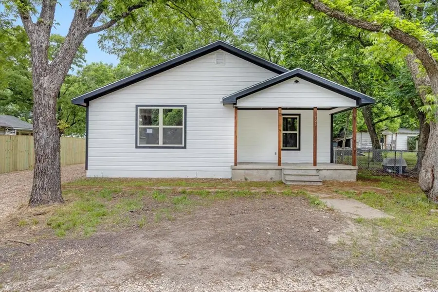 103 N Mill Street, Savoy, TX 75479