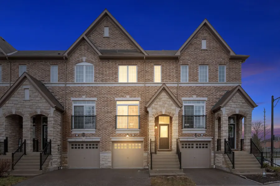 206 London LN, Ajax, ON L1T 0N5