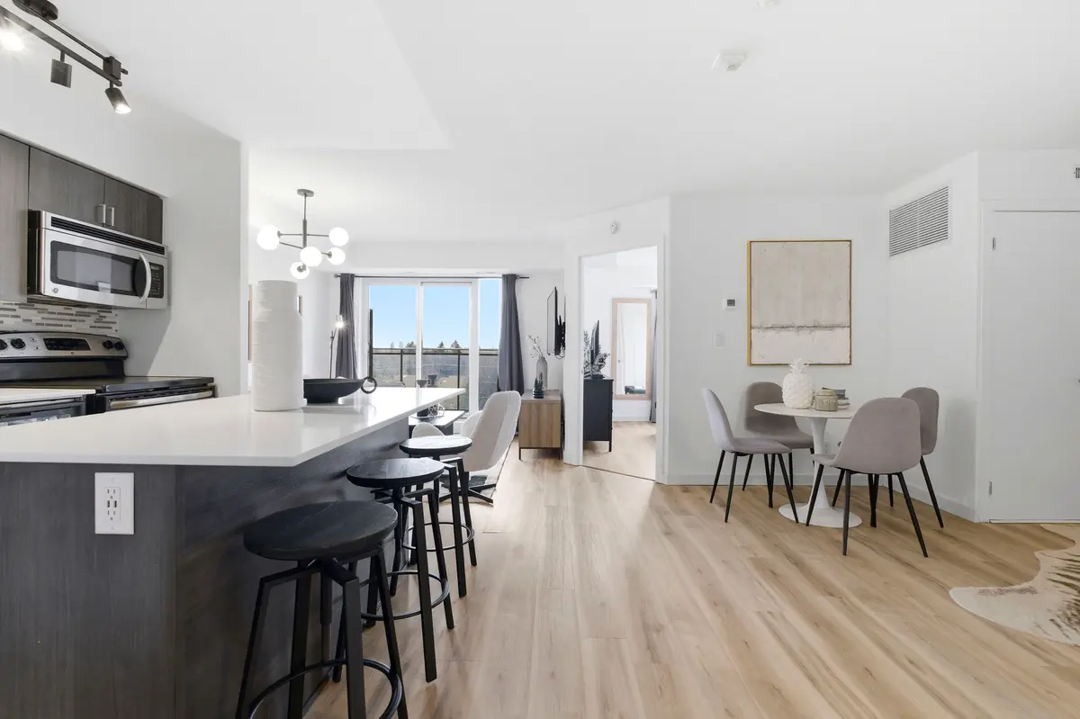 801 Sheppard AVE W #701, Toronto C06, ON M3H 0A8