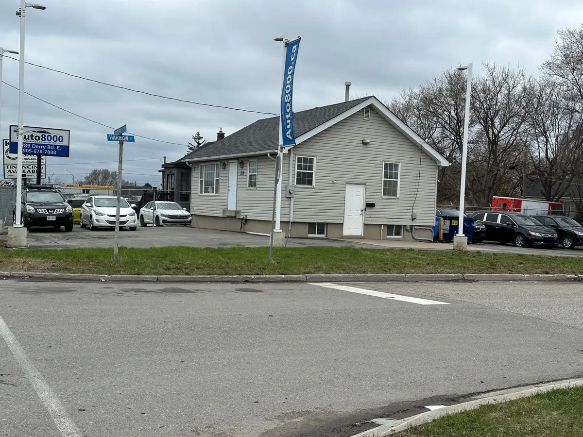 2789 Derry RD E, Mississauga, ON L4T 1A3