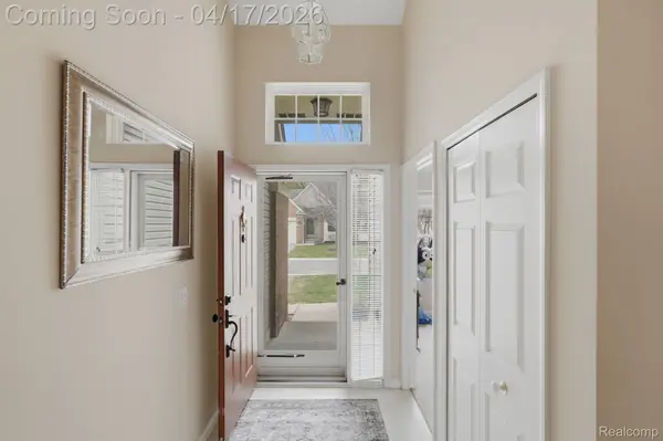 5503 Elmhurst DR, Trenton, MI 48183