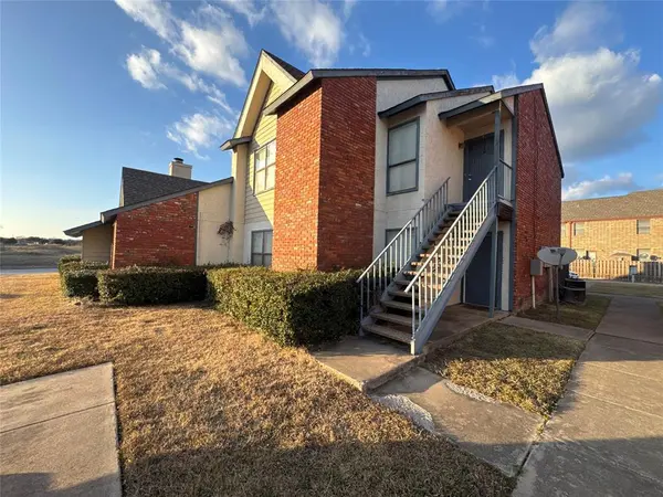 7401 Bogart Drive, North Richland Hills, TX 76180