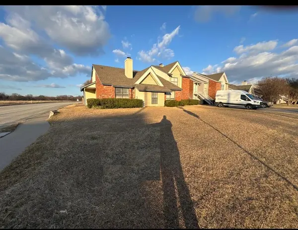 7401 Bogart Drive, North Richland Hills, TX 76180