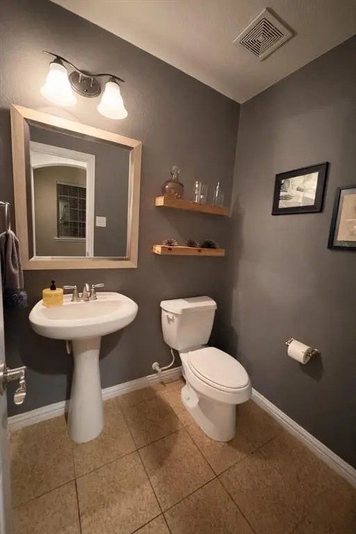 8708 Iron Horse Drive, Irving, TX 75063