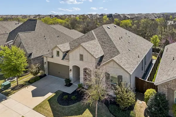 1104 Bluestem Drive, Aubrey, TX 76227