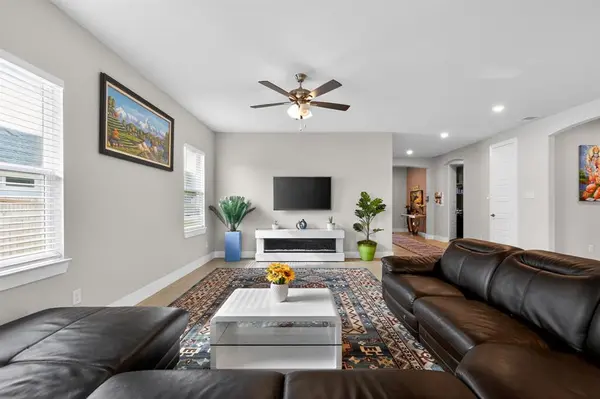 411 W Harwood Road, Euless, TX 76039