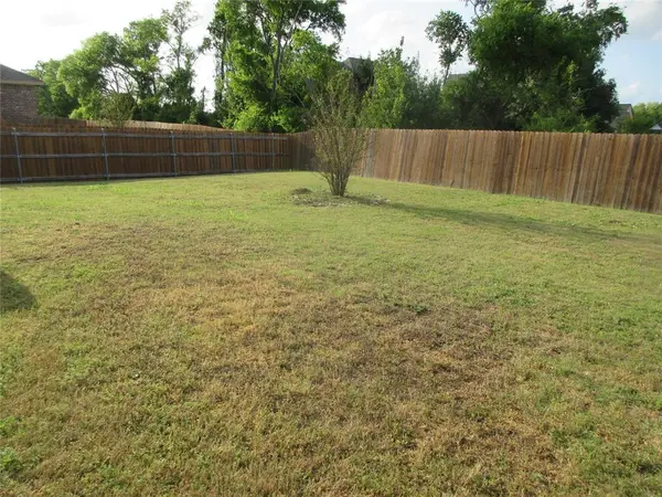 711 Milas Lane, Glenn Heights, TX 75154