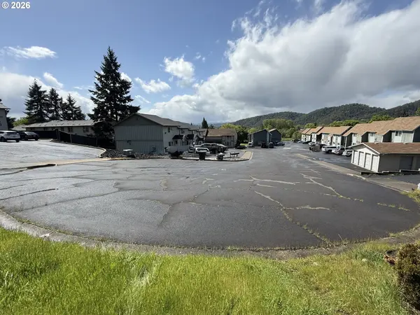 188 NE ATKINSON CT, Roseburg, OR 97470