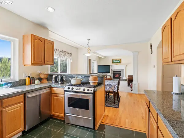 15348 SE HENDERSON WAY, Portland, OR 97236