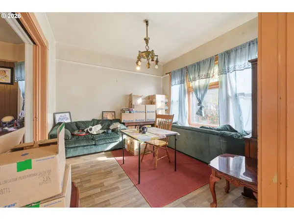 3835 N KERBY AVE, Portland, OR 97227