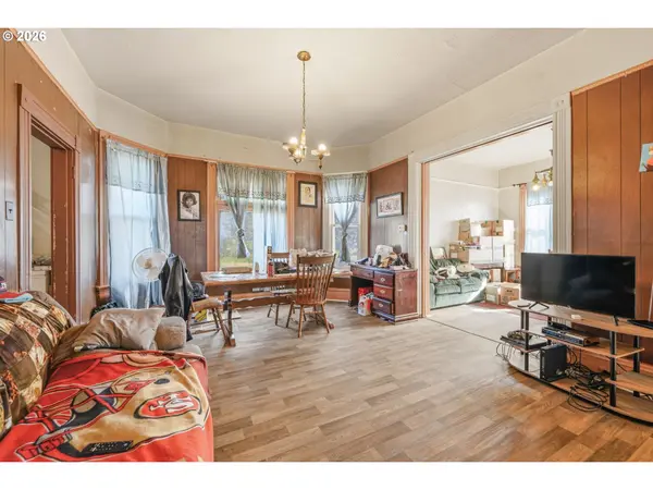 3835 N KERBY AVE, Portland, OR 97227