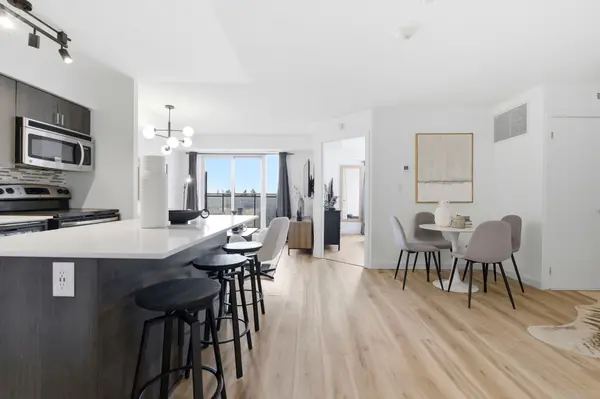 801 Sheppard AVE W #701, Toronto C06, ON M3H 0A8