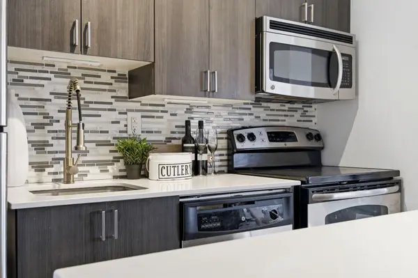 801 Sheppard AVE W #701, Toronto C06, ON M3H 0A8