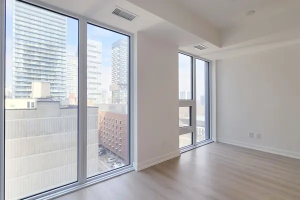 100 Queen ST E #1116, Toronto C08, ON M5C 0B5