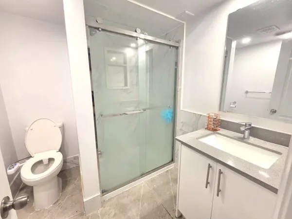 94 Taunton RD W #BSMT, Oshawa, ON L1G 3T2