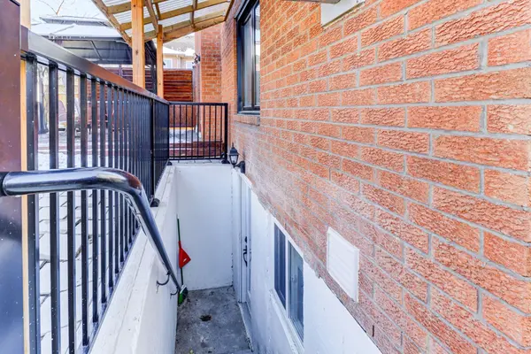 301 Old Harwood AVE, Ajax, ON L1Z 1J1