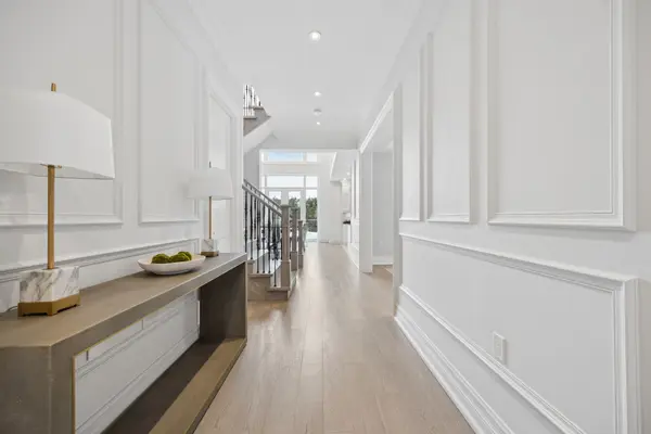 106 Maytree AVE, Whitchurch-stouffville, ON L4A 1G2