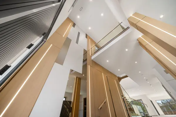 99 Douglas RD, Richmond Hill, ON L4E 3H1