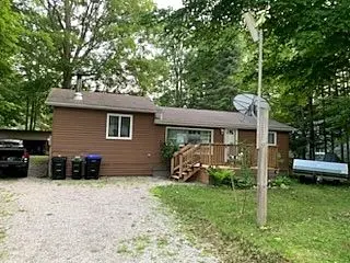 45 Heda DR, Tiny, ON L9M 0B3