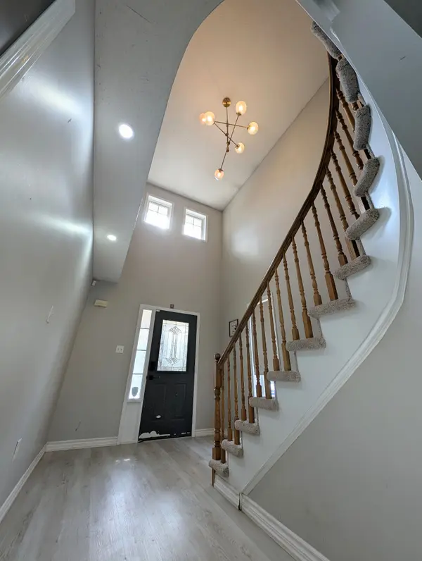 1411 Tobyn DR, Burlington, ON L7M 4V7