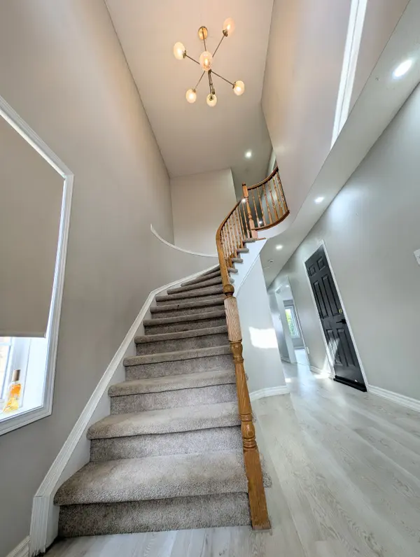 1411 Tobyn DR, Burlington, ON L7M 4V7