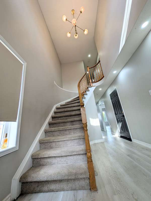 1411 Tobyn DR, Burlington, ON L7M 4V7