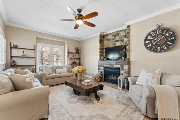 200 Kingfisher DR #123, Mono, ON L9W 0B3